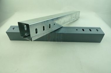 Paslanmaz çelik önceden galvanize / çinko kaplama elektrik kablosu tepsisi delikli GI kablo gövdesi